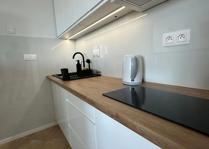 Apartman 2 Pokojowe Mieszkanie, Metro M2, Swietny Widok, Zachody *